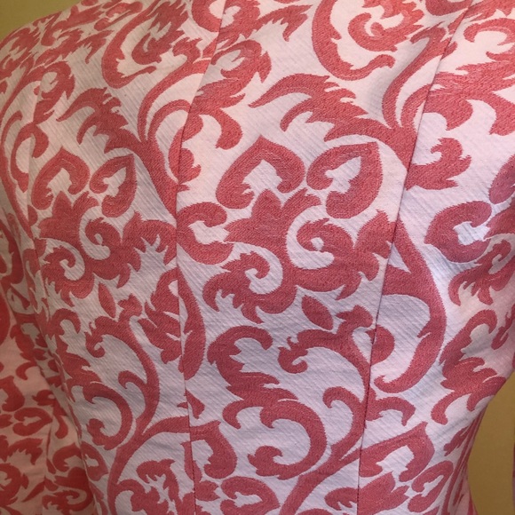 Chic feminine skirt suit - Picture 9 of 11